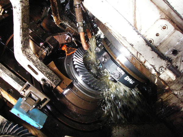 スズキ精密工場生産工程_加工