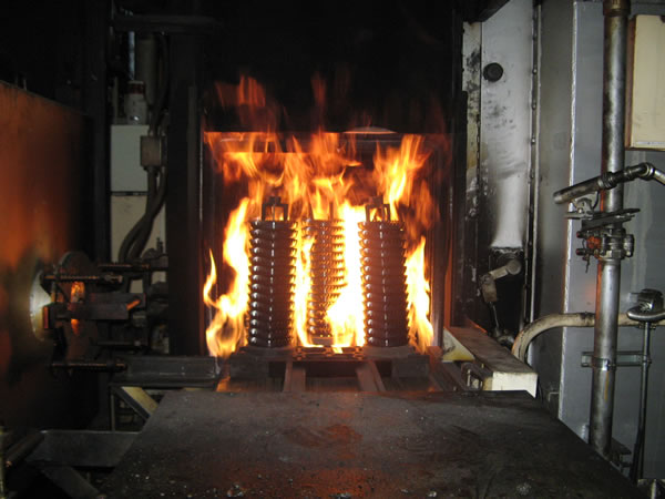 スズキ精密工場生産工程_熱処理